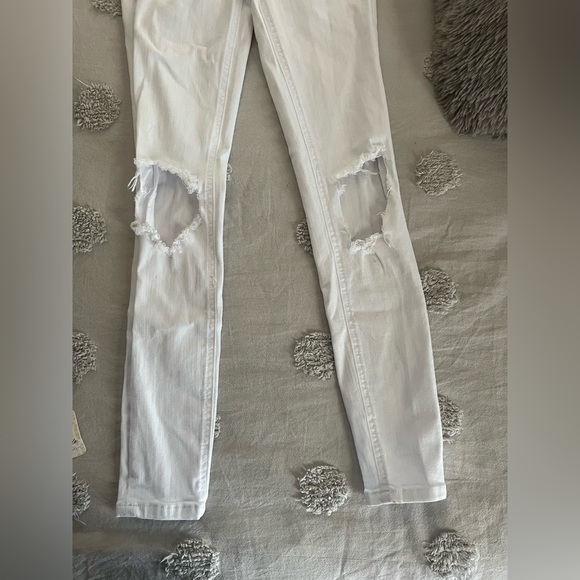 Free People White Ripped Skinny Jeans - Picture 2 of 4